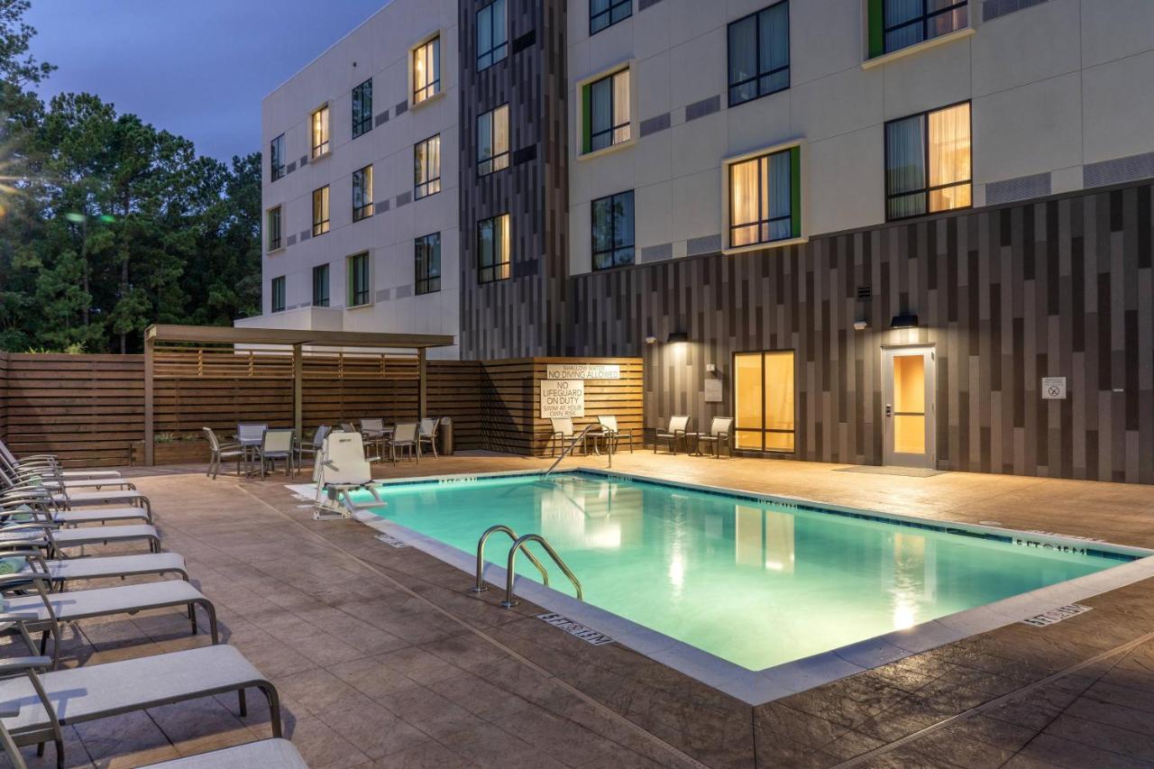 | Courtyard by Marriott Charleston-North Charleston