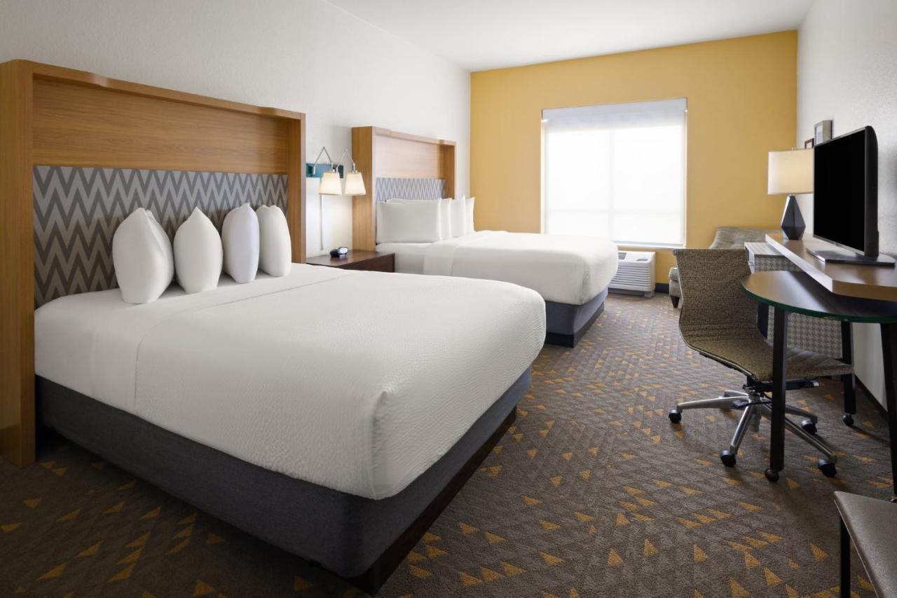 Queen Room with Two Queen Beds at Holiday Inn Jackson Southeast - Pearl by IHG