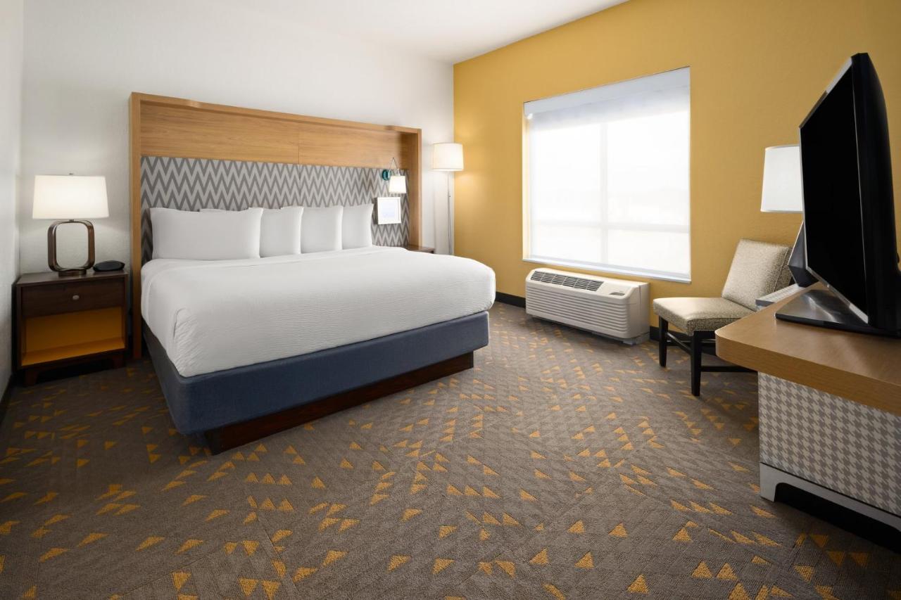 King Room at Holiday Inn Jackson Southeast - Pearl by IHG