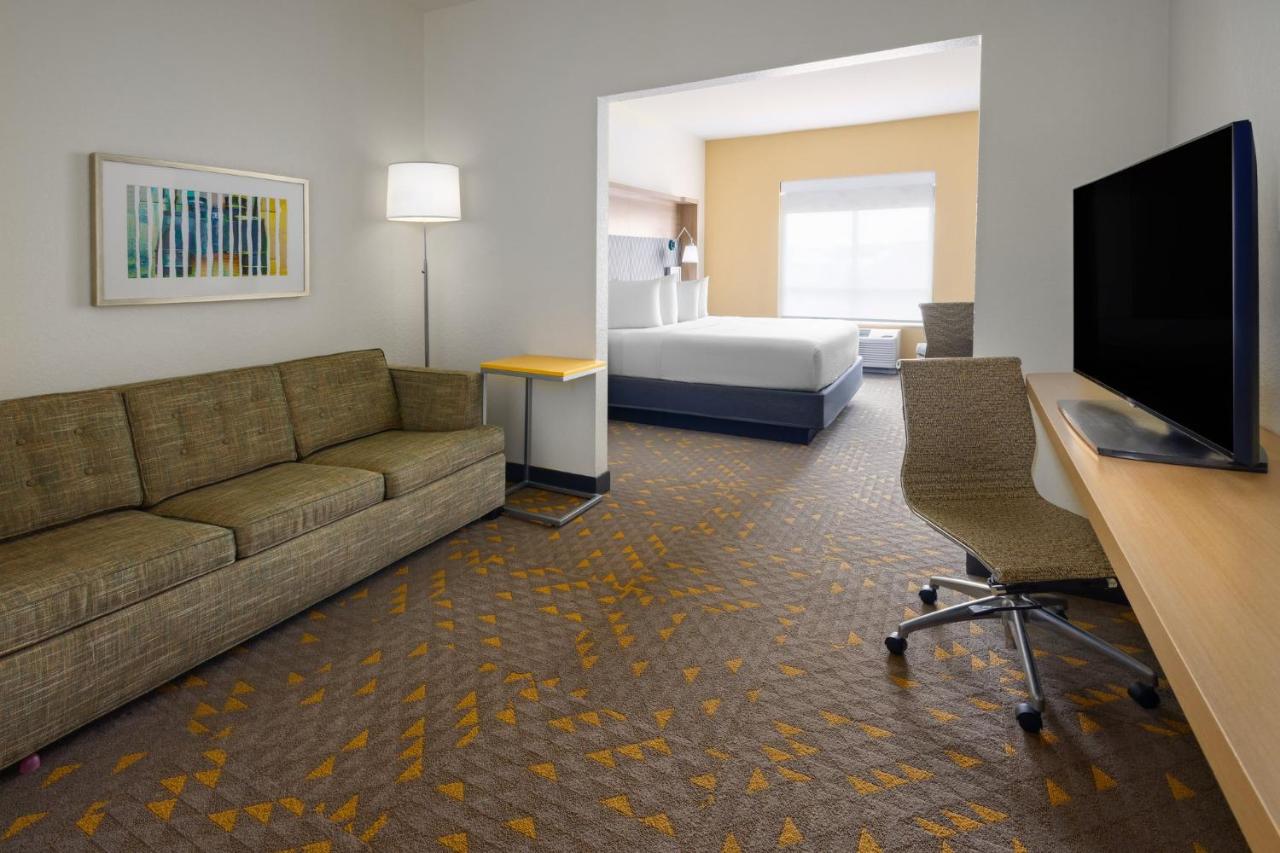 Executive King Room at Holiday Inn Jackson Southeast - Pearl by IHG