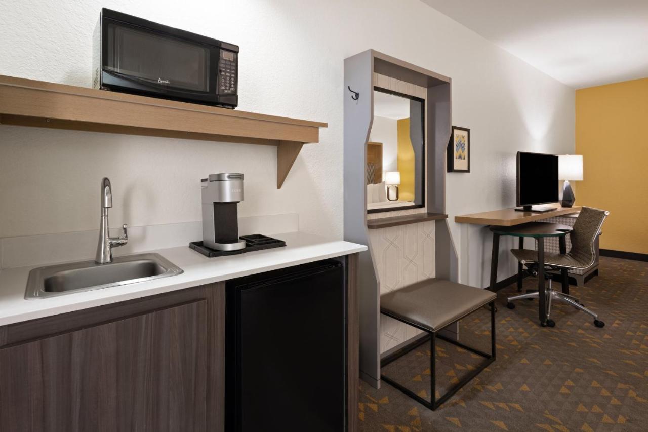 King Room at Holiday Inn Jackson Southeast - Pearl by IHG