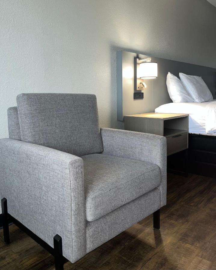  | Hallmarc Inn & Suites of West Memphis