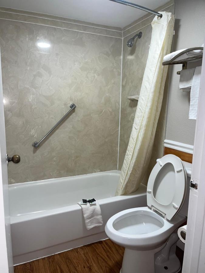  | Hallmarc Inn & Suites of West Memphis