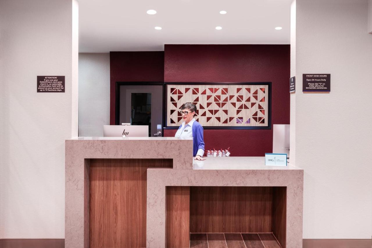 | Candlewood Suites Fayetteville, an IHG Hotel