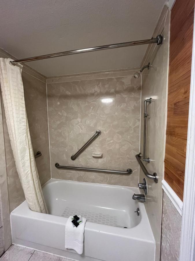  | Hallmarc Inn & Suites of West Memphis