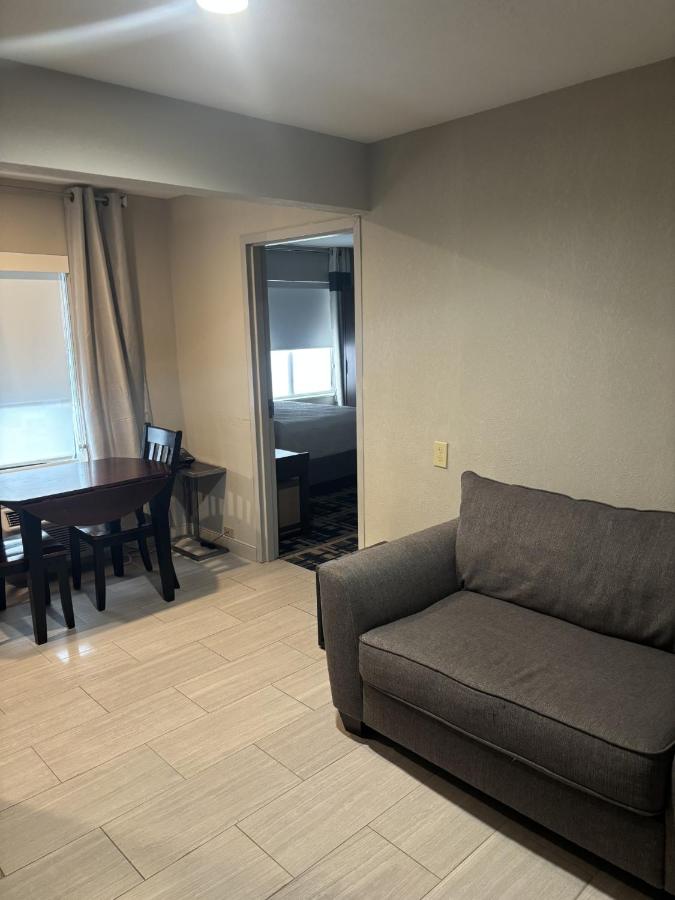 | Four Points by Sheraton Charlotte - Lake Norman