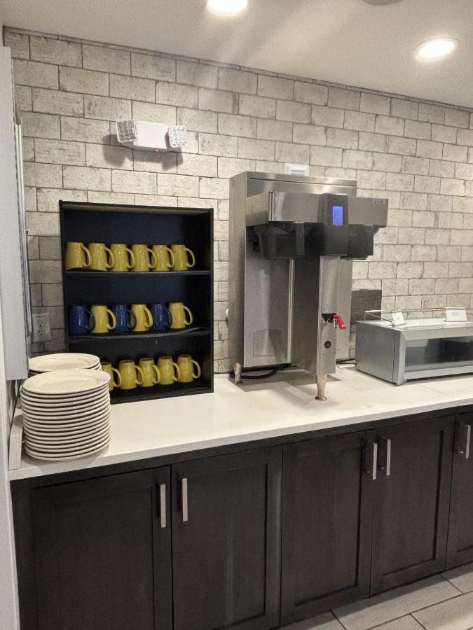 | Four Points by Sheraton Charlotte - Lake Norman