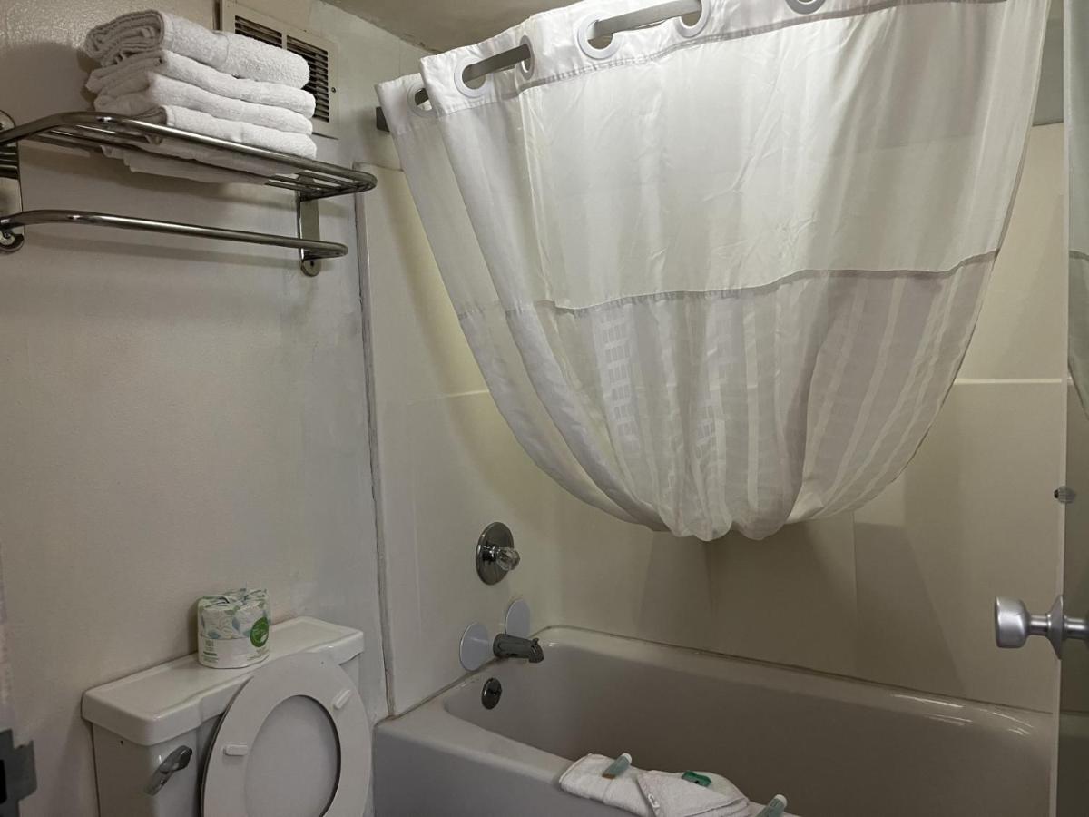  | Budget Inn Laramie