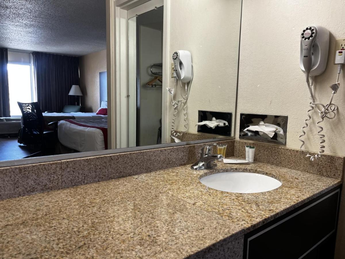  | Budget Inn Laramie