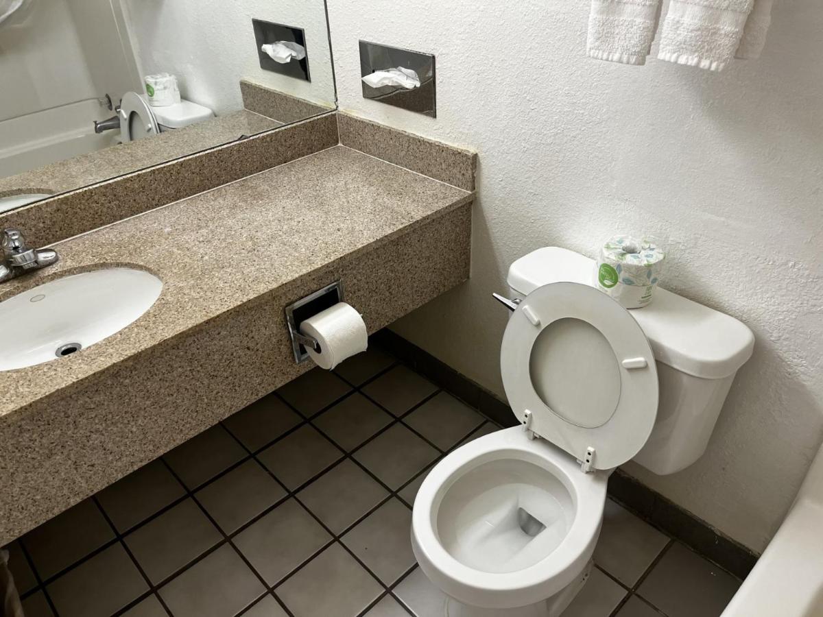  | Budget Inn Laramie