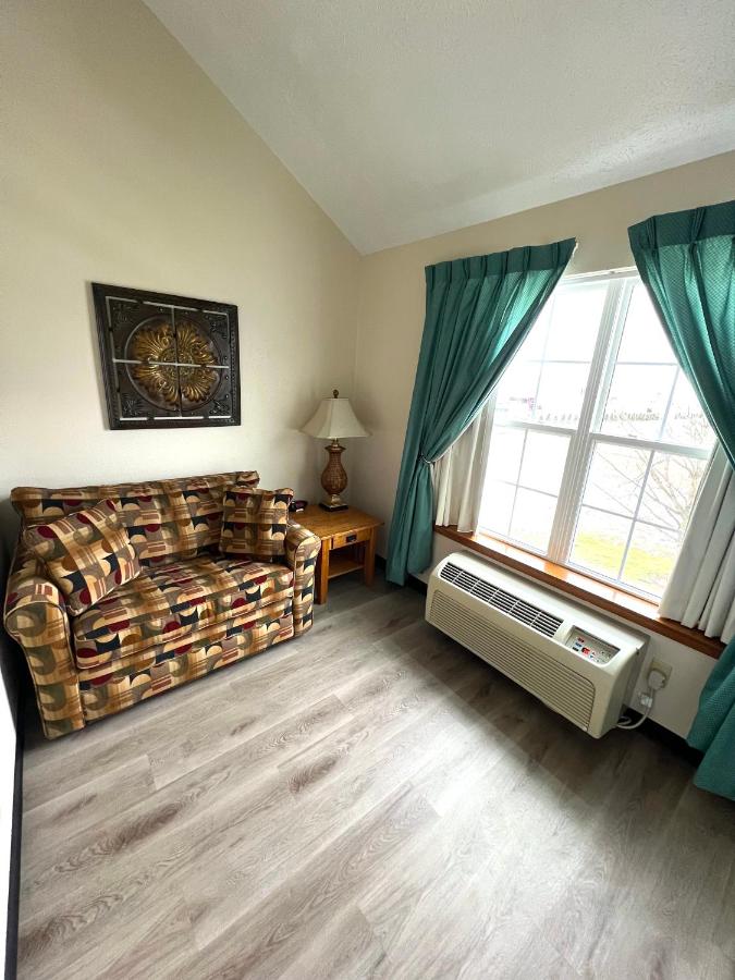  | Van Buren Hotel