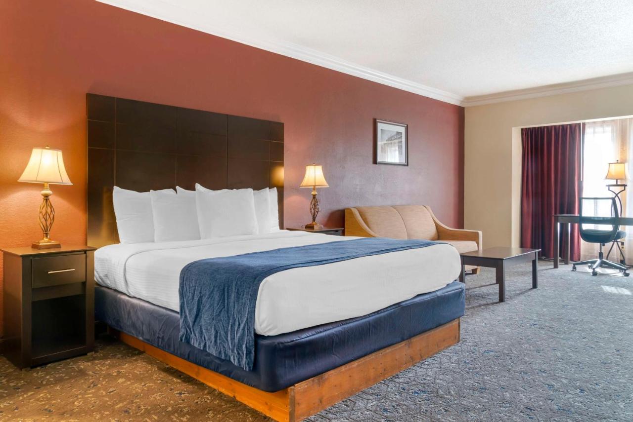 King Room - Non-Smoking at Best Western Greenfield Inn