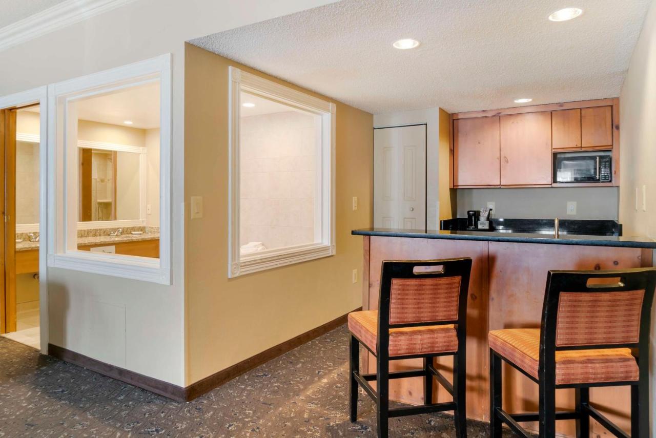  | Best Western Greenfield Inn