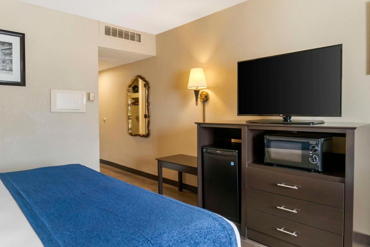  | Best Western Greenfield Inn