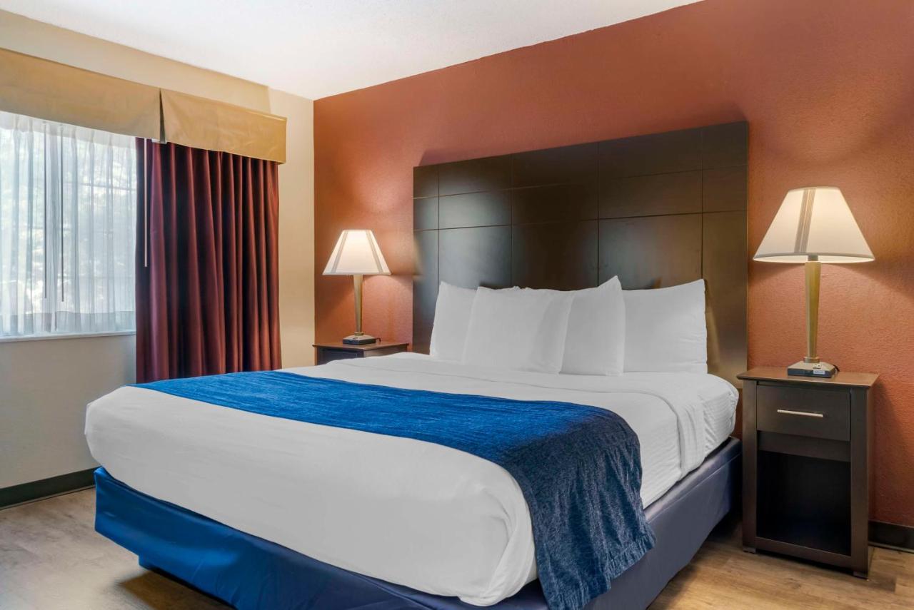 | Best Western Greenfield Inn