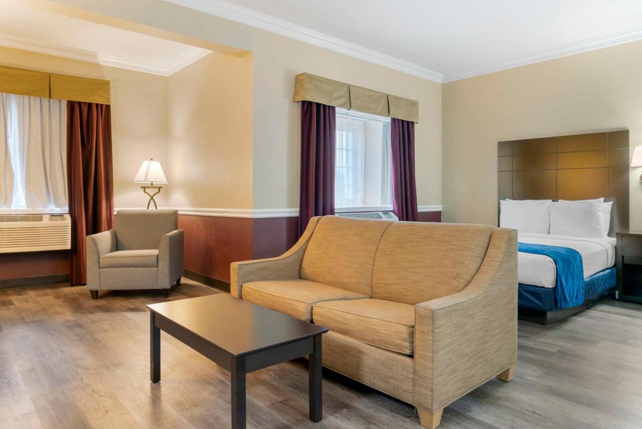 Room #4943220 at Best Western Greenfield Inn