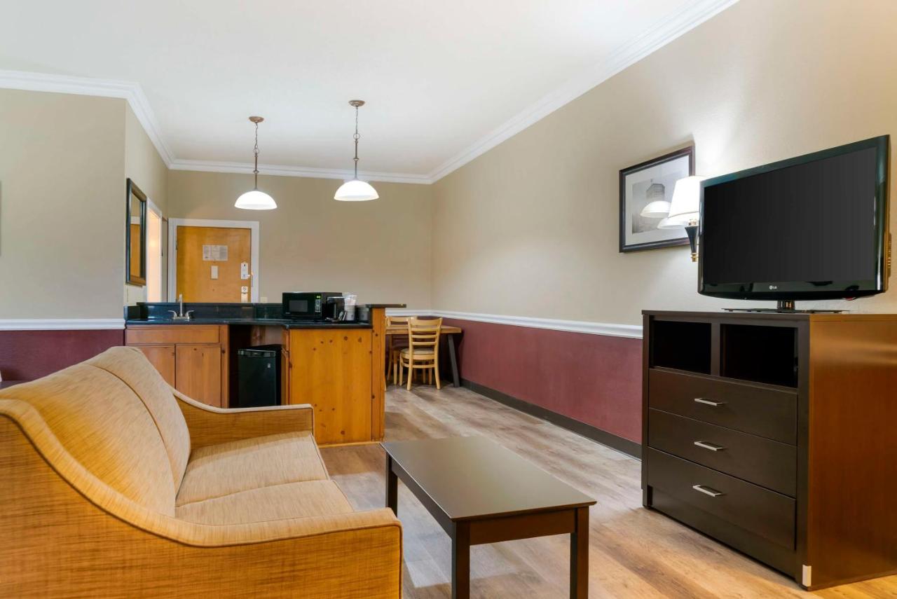  | Best Western Greenfield Inn