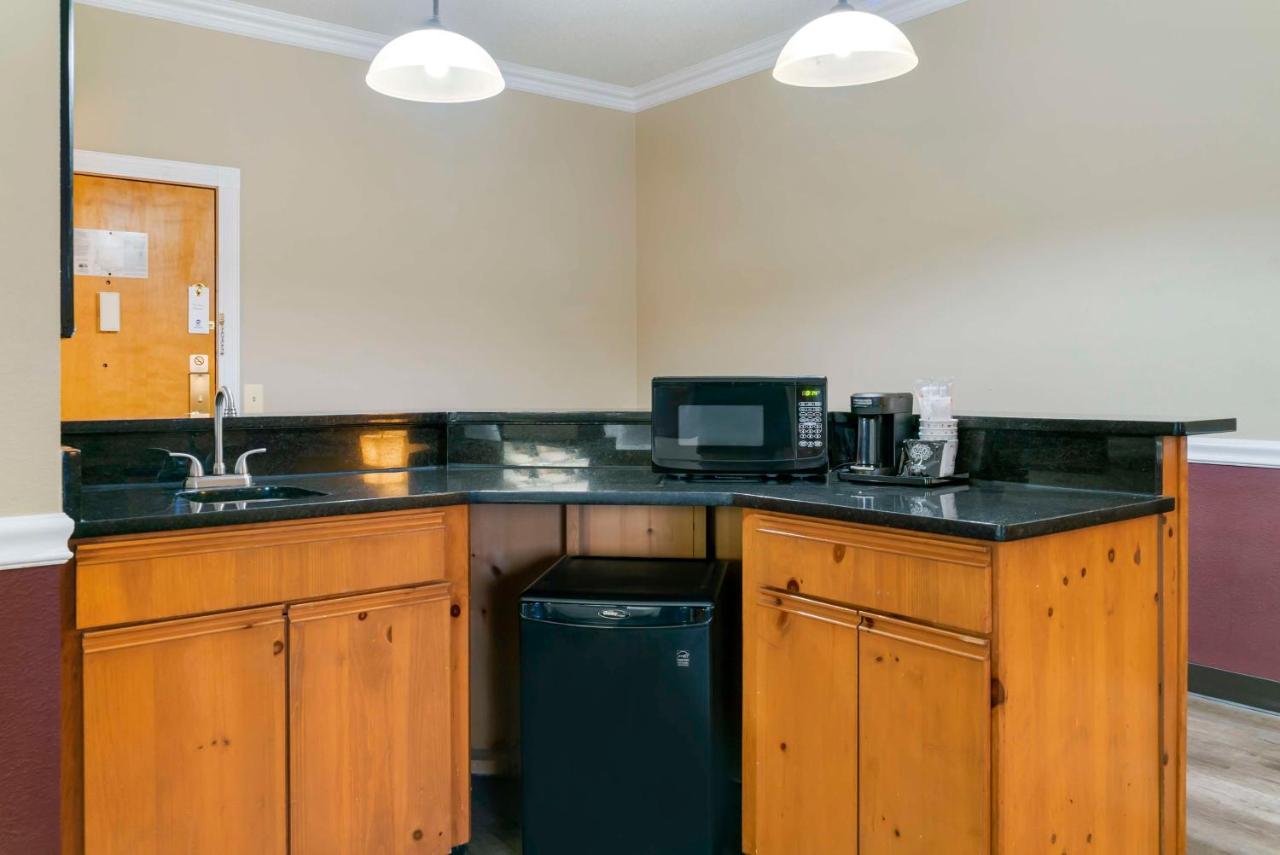  | Best Western Greenfield Inn
