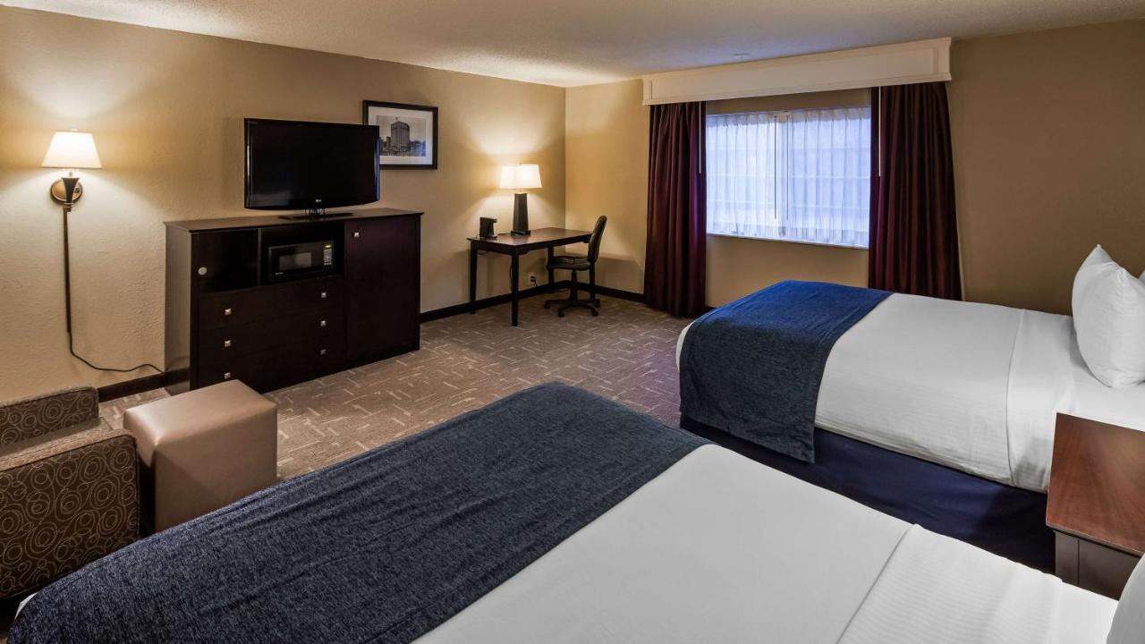 Queen Suite with Two Queen Beds - Disability Access at Best Western Greenfield Inn