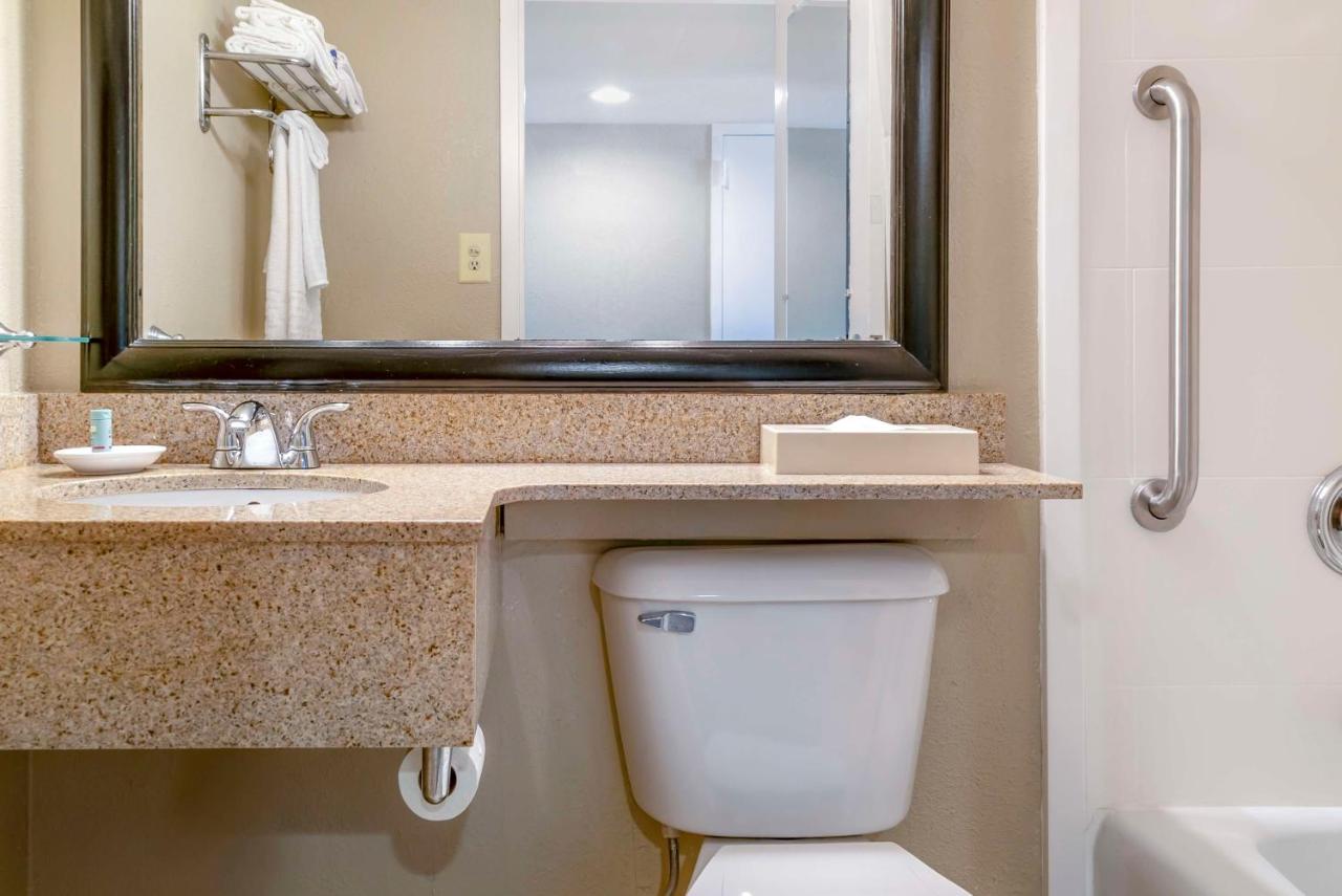  | Best Western Greenfield Inn
