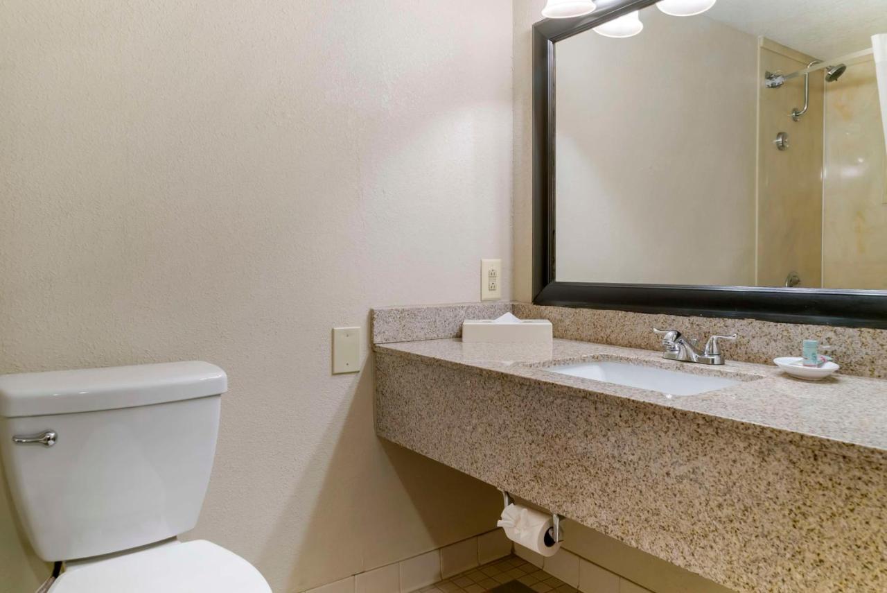  | Best Western Greenfield Inn