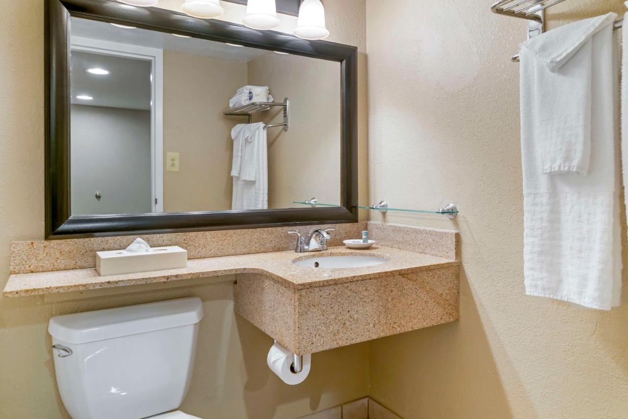  | Best Western Greenfield Inn