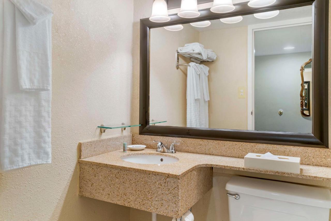 Queen Suite with Two Queen Beds - Disability Access at Best Western Greenfield Inn