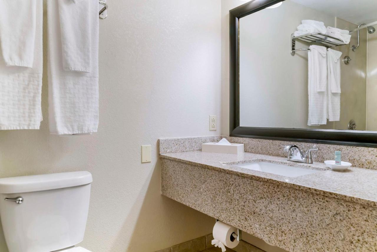  | Best Western Greenfield Inn