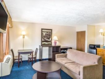 Studio Suite with Two Queen Beds - Non-Smoking at Super 8 by Wyndham - Mesa/Gilbert