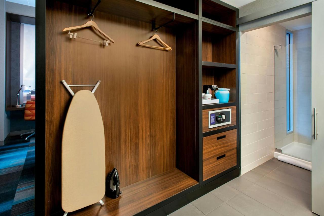 King Room - Hearing Accessible at Aloft by Marriott Boston Seaport District