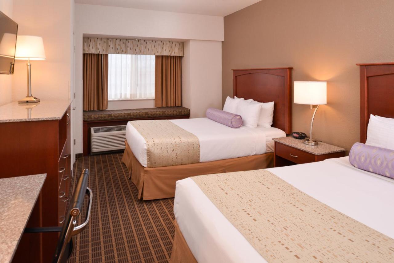 Queen Room with Two Queen Beds - Pet-friendly at Best Western Plus Peak Vista Inn & Suites