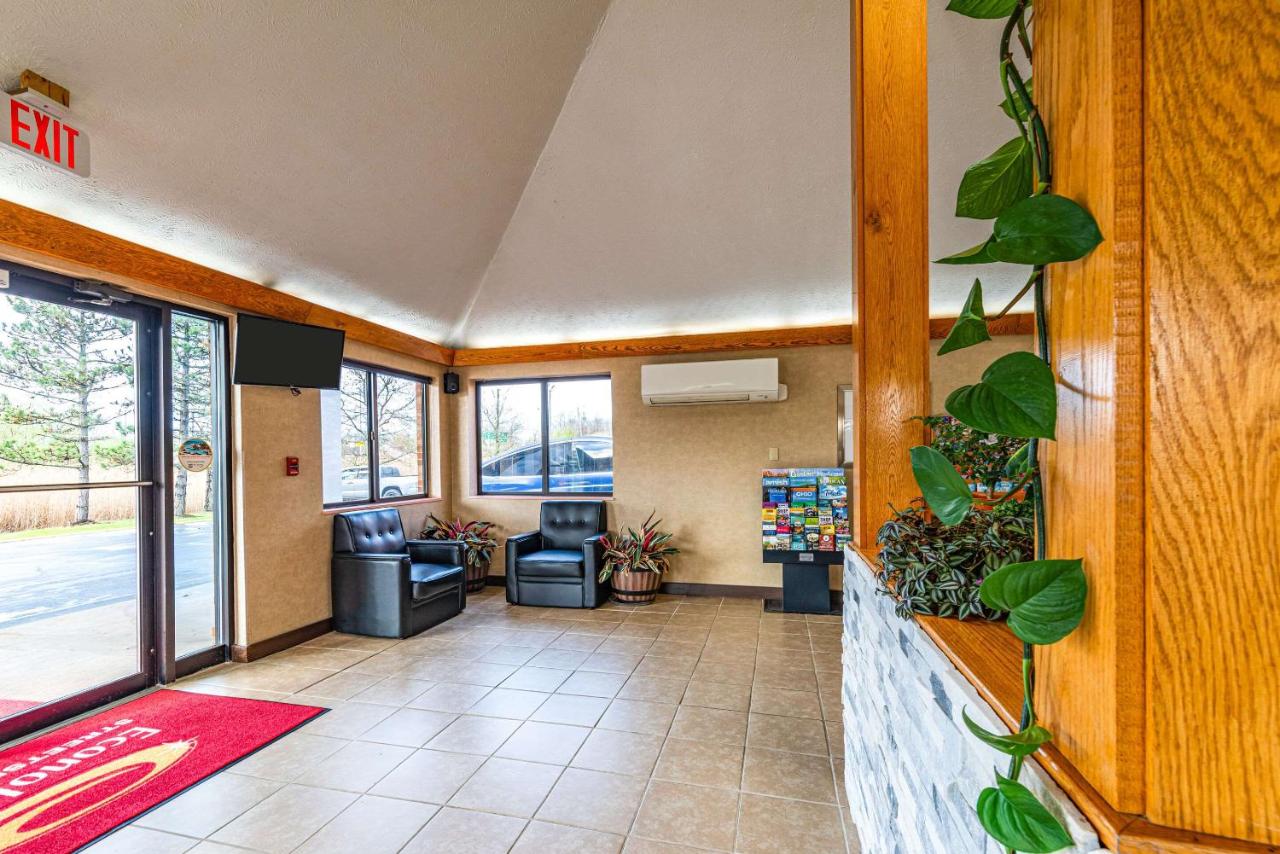  | Econo Lodge Streetsboro