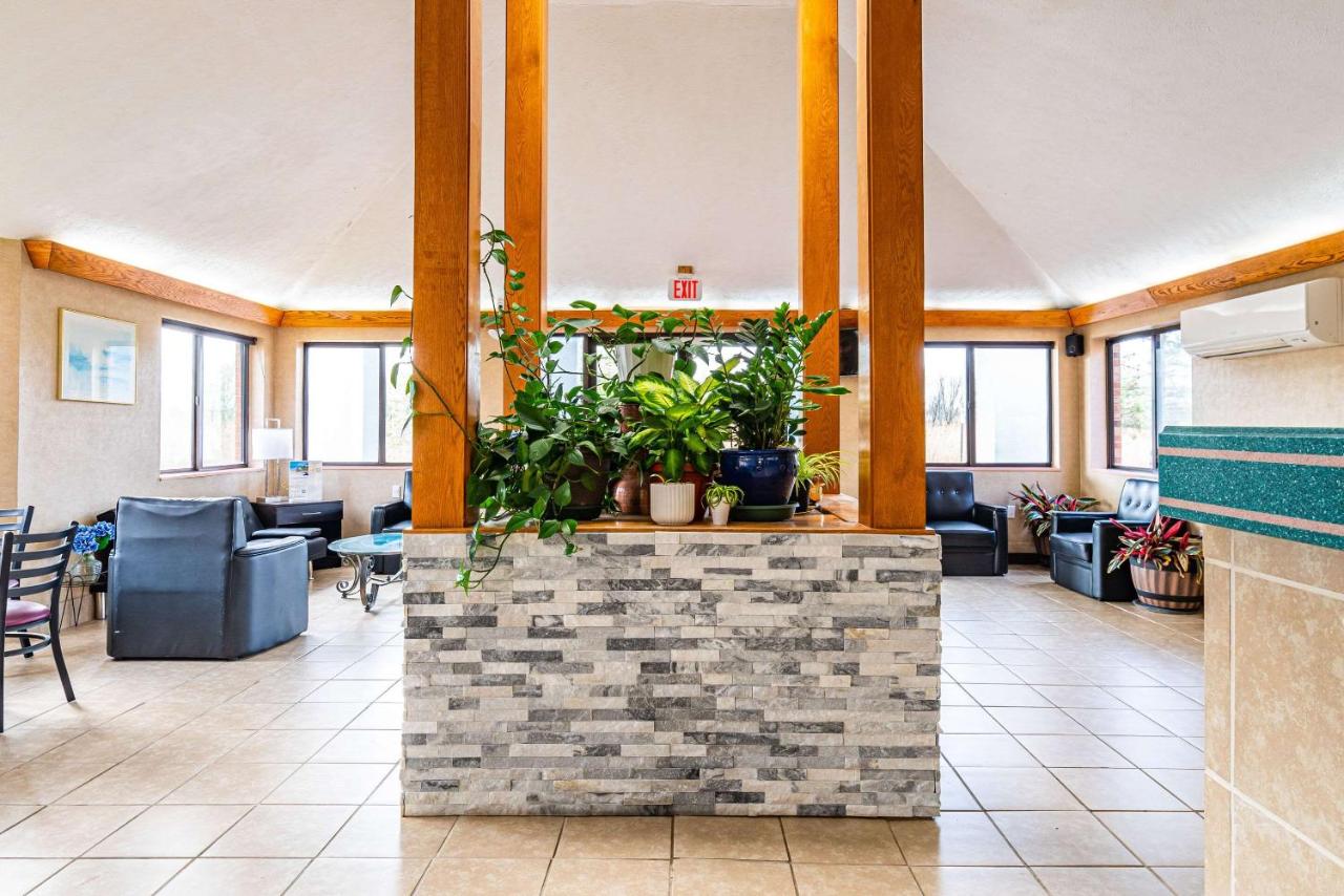  | Econo Lodge Streetsboro