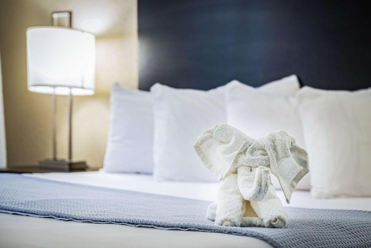  | Econo Lodge Streetsboro