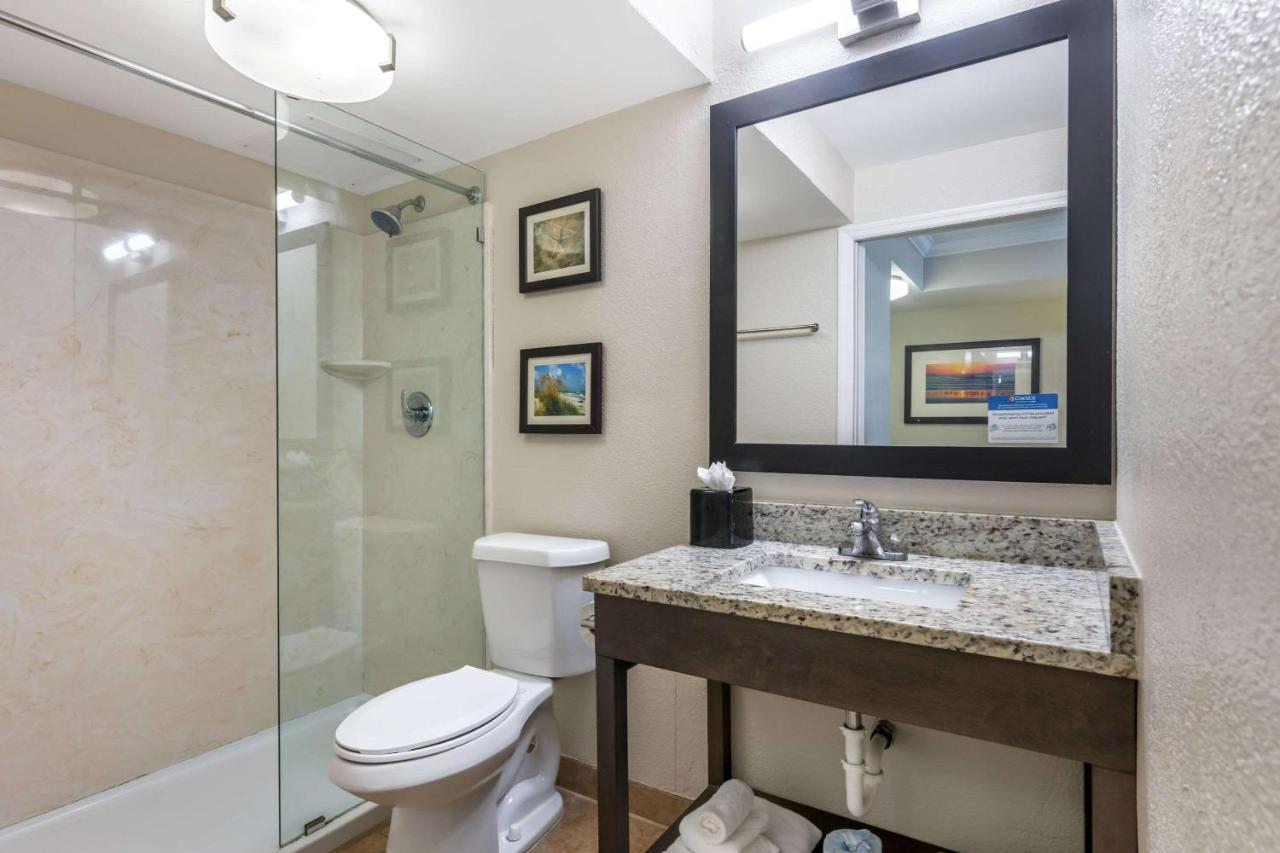 King Room - Accessible/Non-Smoking at Comfort Inn & Suites Daytona Beach Oceanfront
