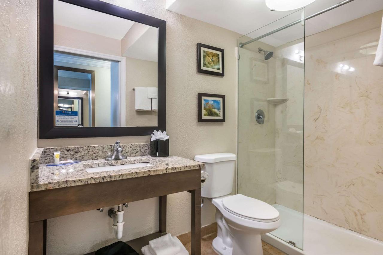 OceanFront Queen Room with Two Queen Beds – Non Smoking at Comfort Inn & Suites Daytona Beach Oceanfront