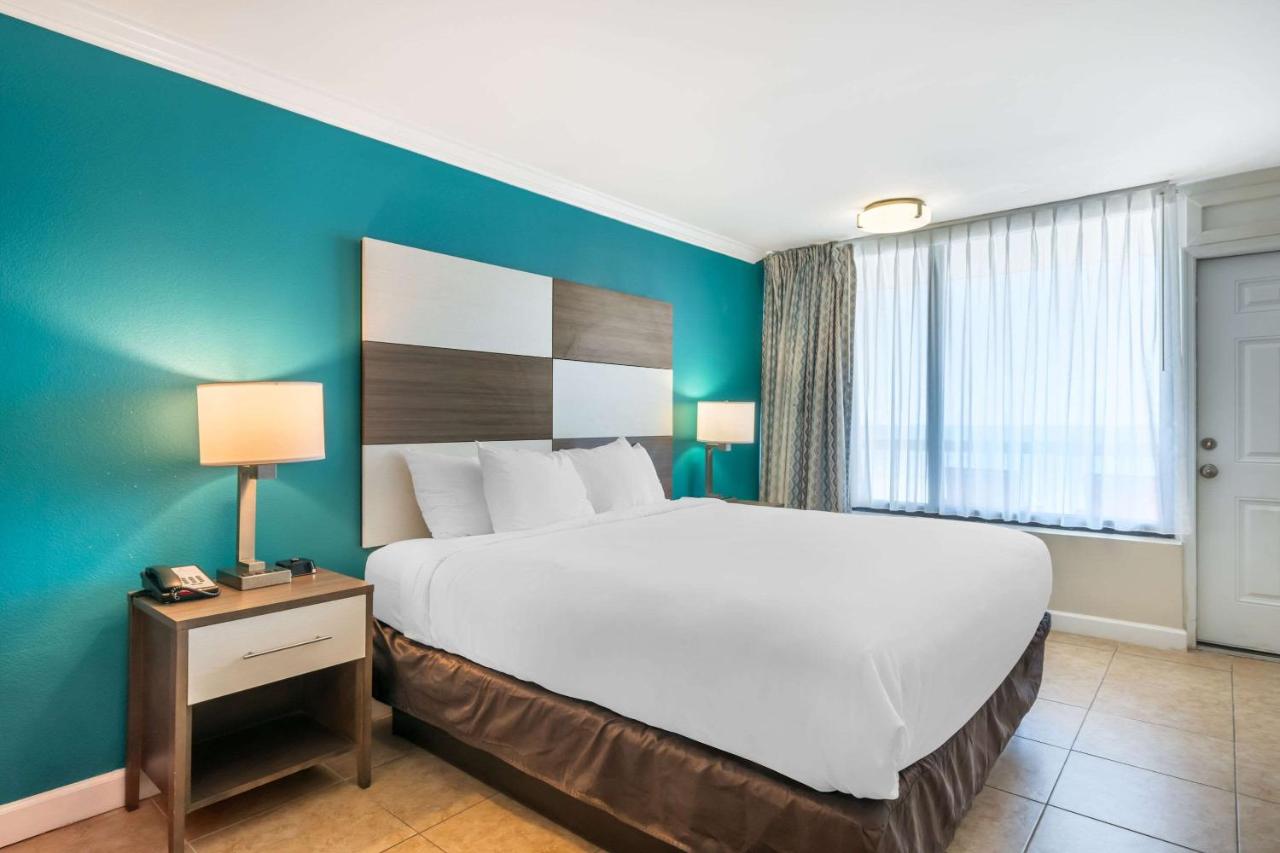 King Room - Accessible/Non-Smoking at Comfort Inn & Suites Daytona Beach Oceanfront