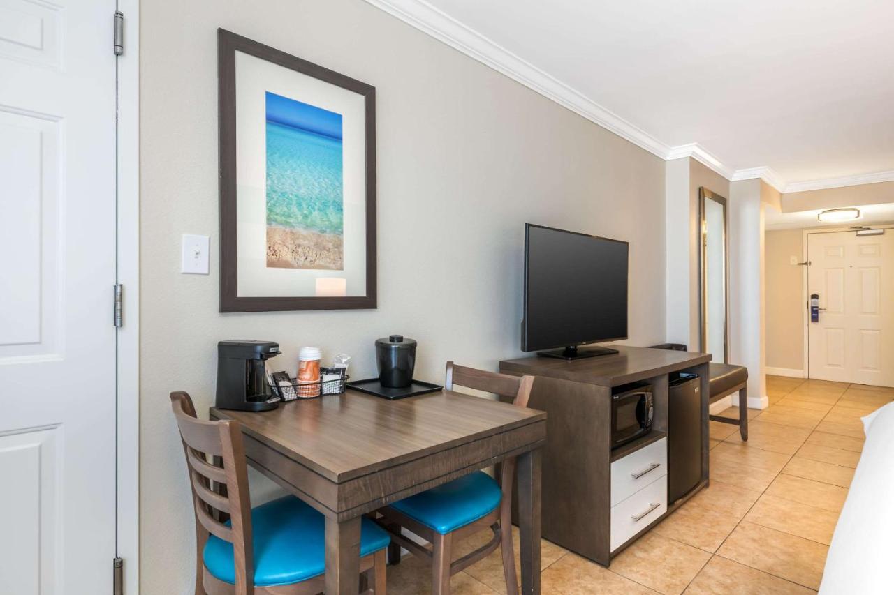 King Room - Accessible/Non-Smoking at Comfort Inn & Suites Daytona Beach Oceanfront