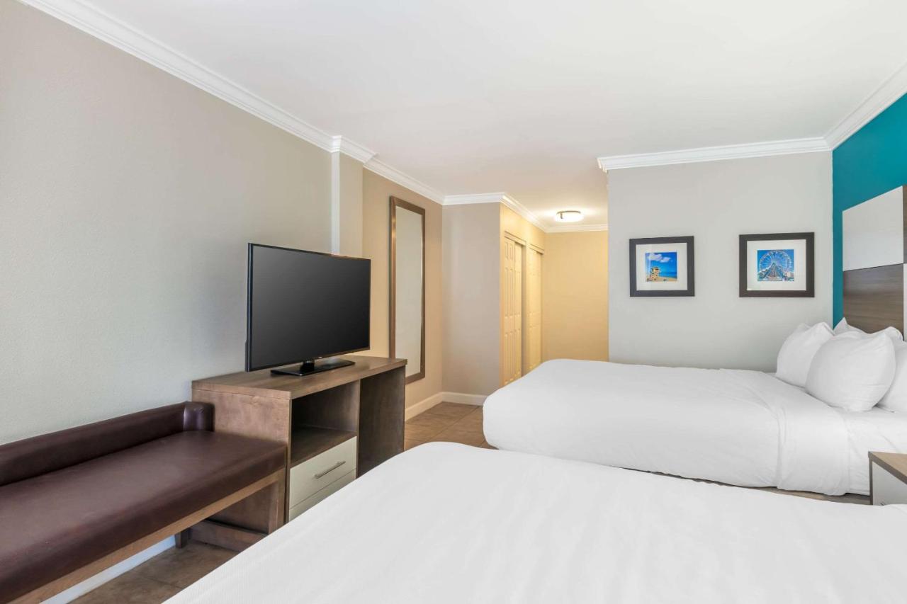 Queen Suite with Two Queen Beds - Non-Smoking at Comfort Inn & Suites Daytona Beach Oceanfront