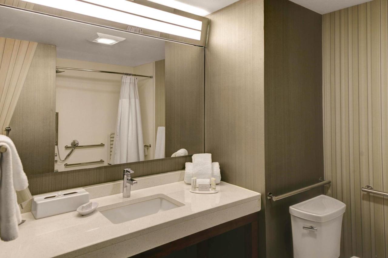 King Room at Courtyard by Marriott New Orleans Westbank/Gretna