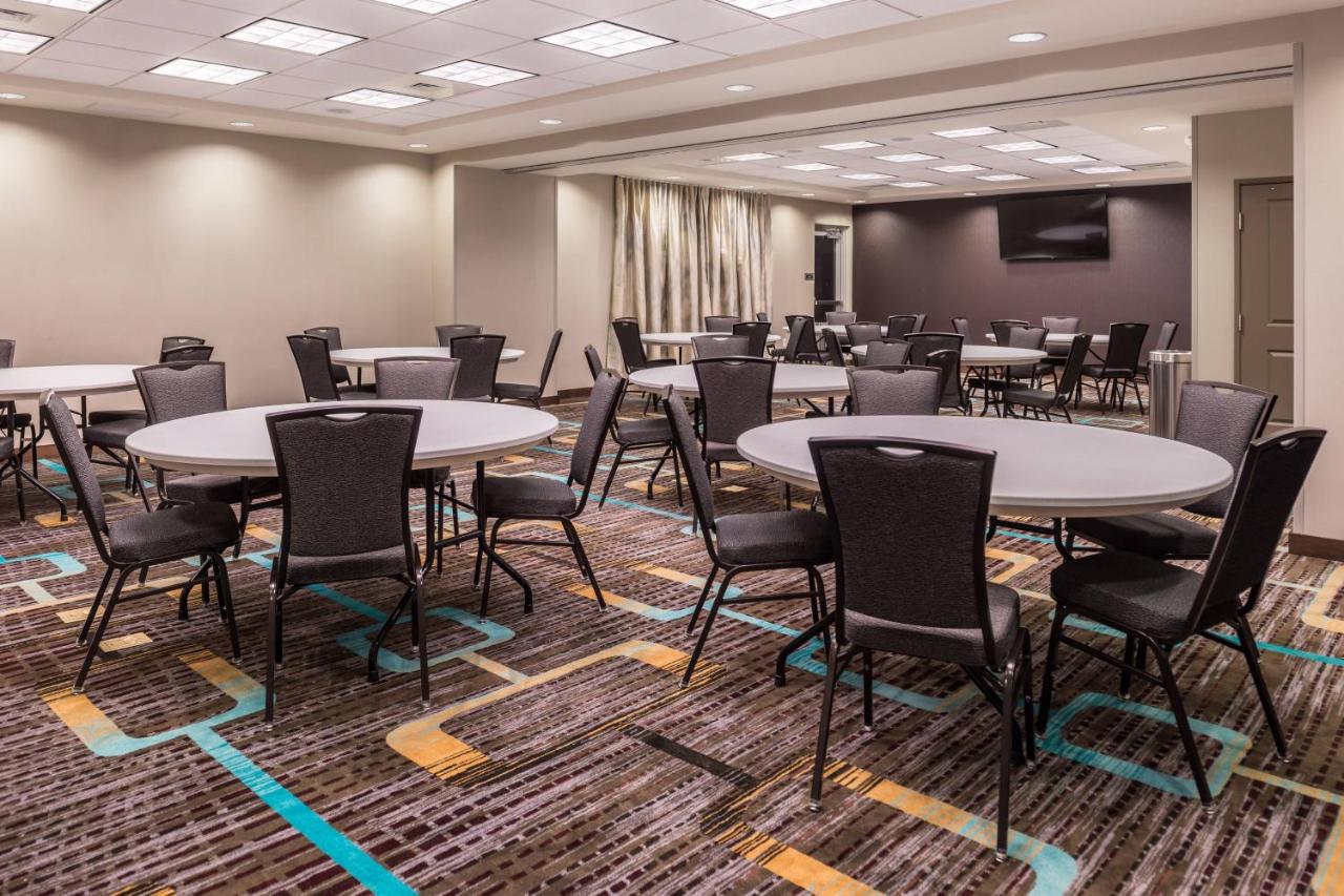 | Fairfield Inn & Suites St Louis Westport