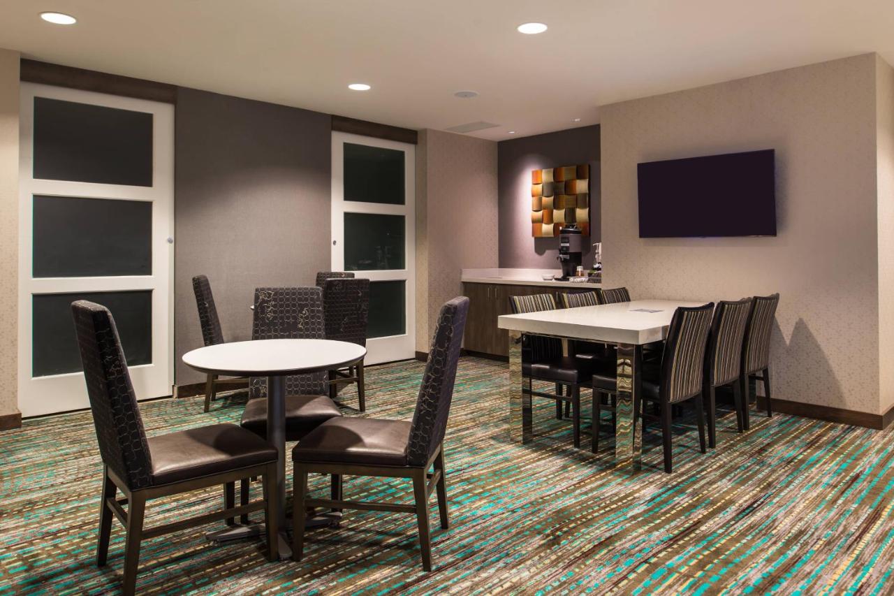 | Fairfield Inn & Suites St Louis Westport