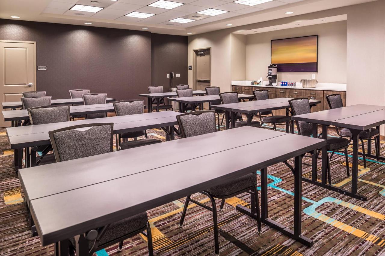 | Fairfield Inn & Suites St Louis Westport