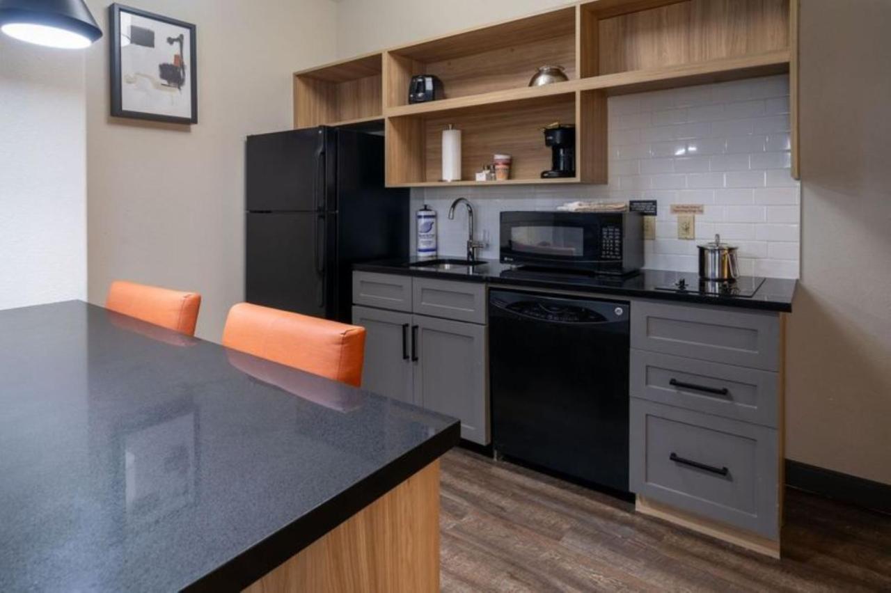 Queen Suite - Non-Smoking at Candlewood Suites Baytown by IHG