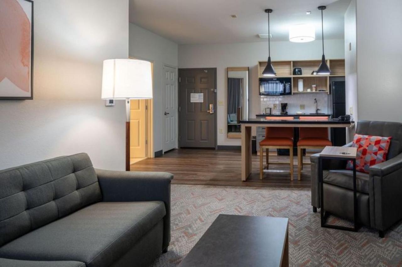 Queen Suite - Non-Smoking at Candlewood Suites Baytown by IHG