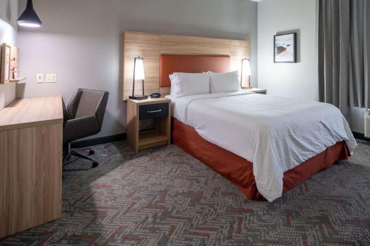 | Candlewood Suites Baytown, an IHG Hotel