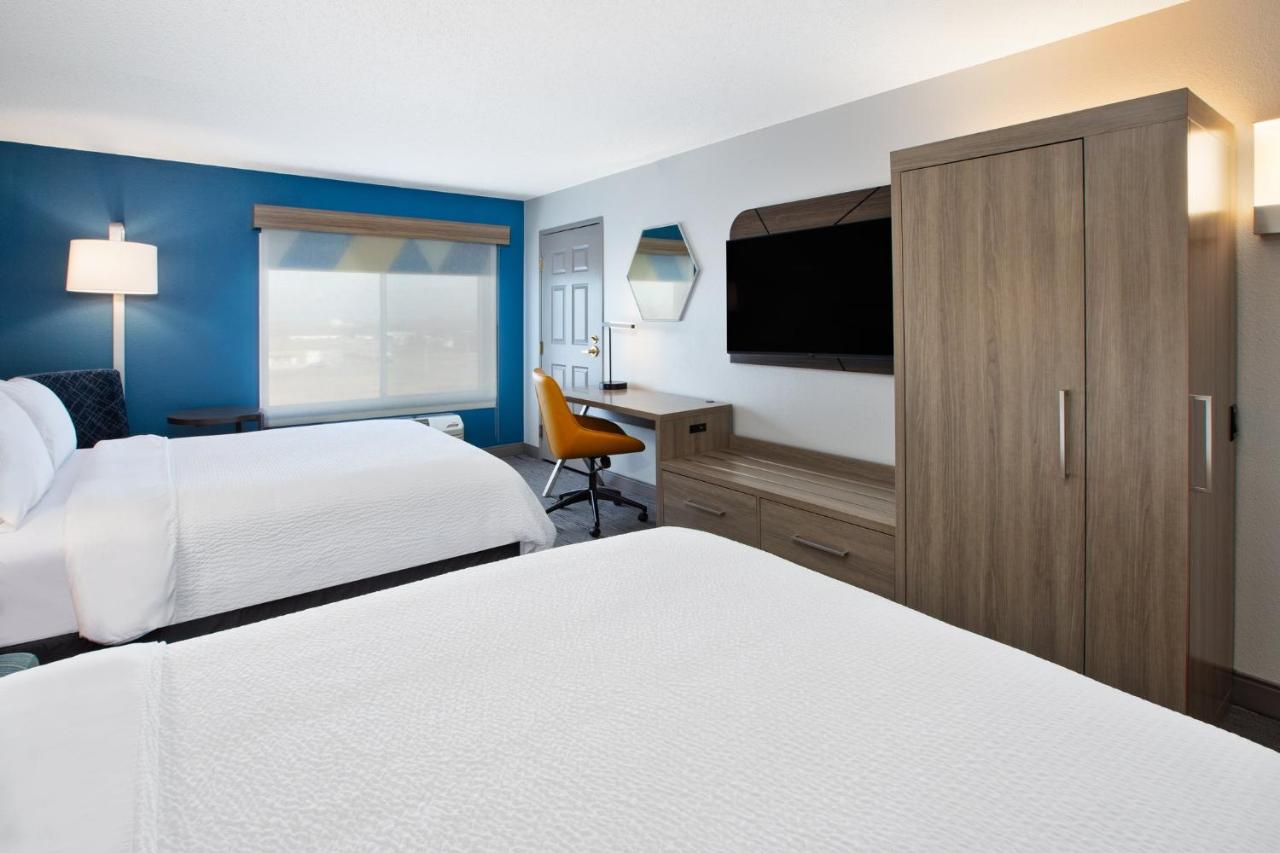 Queen Room with Two Queen Beds - Non-Smoking at Holiday Inn Express Fremont by IHG