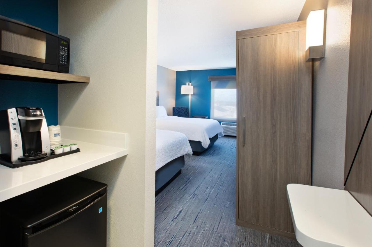 Queen Room with Two Queen Beds and Roll-In Shower - Disability Access at Holiday Inn Express Fremont by IHG