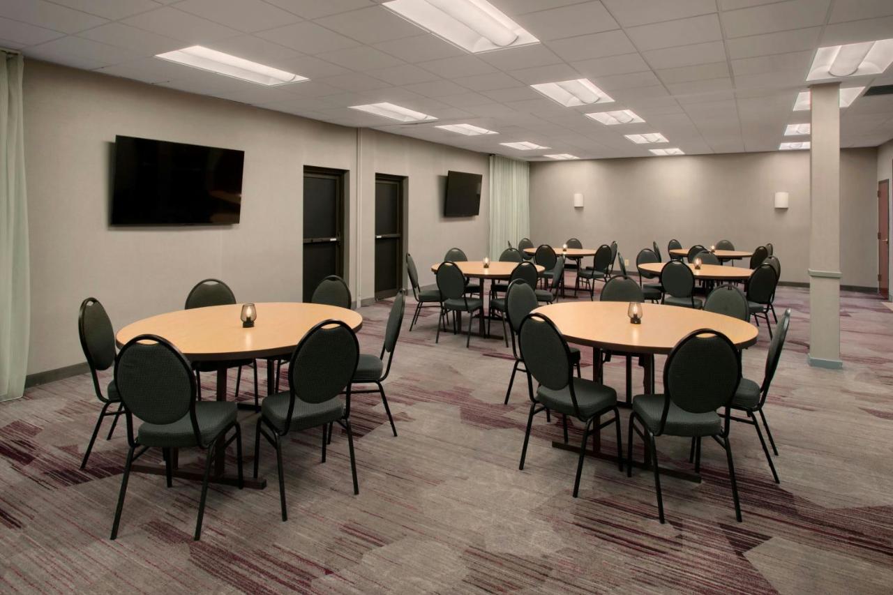 | Courtyard by Marriott Mt. Laurel