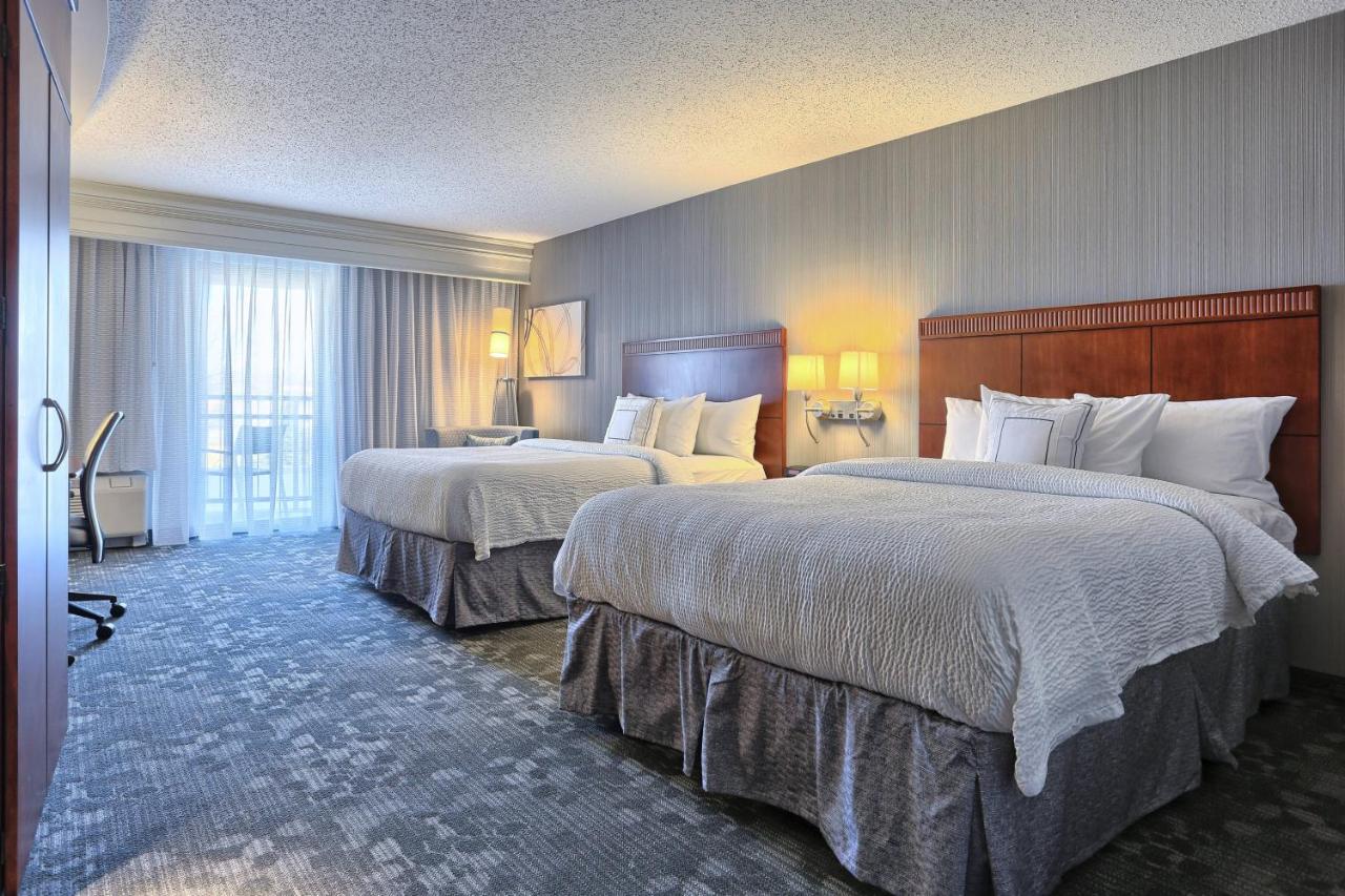 Queen Room with Two Queen Beds at Courtyard by Marriott Harrisburg West/Mechanicsburg